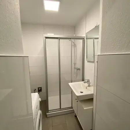 Апартаменти Zur Schleuse - Bis 6 Personen Mit Gem Garten Росток
